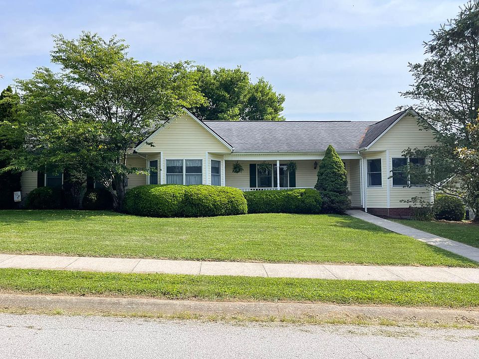 1st image of 1024 Woodland Dr
