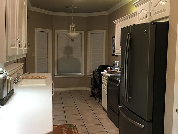 2nd image of 10029 Tate Ln