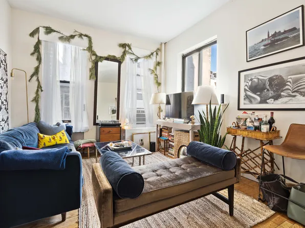 55 Morton St APT 4M, New York, NY 10014