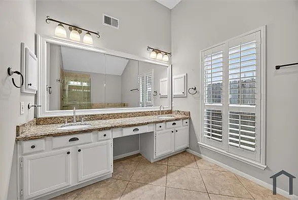 1035 Cascade Creek Dr — Photo 2