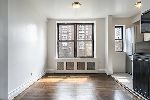 Rented by Metropolitan Equities | media 2