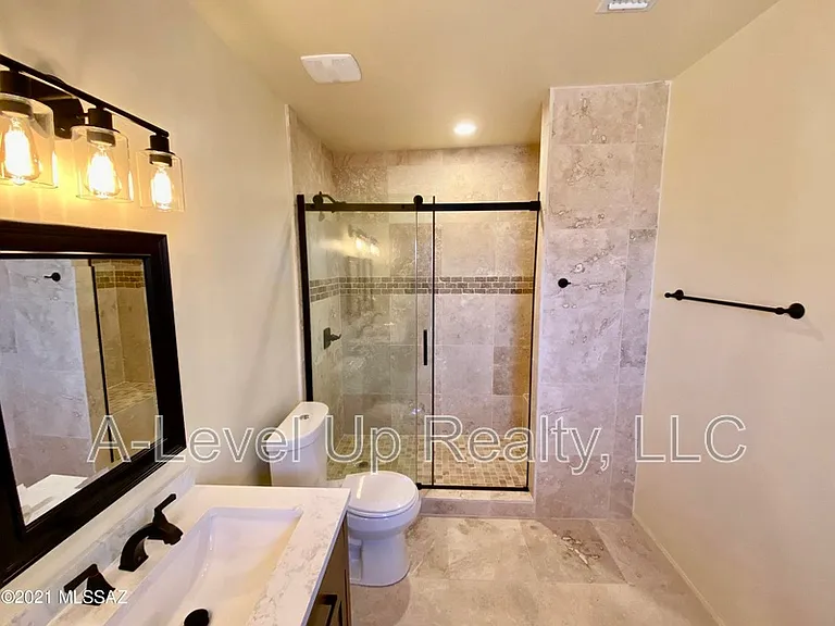 310 W 27th St — Photo 11