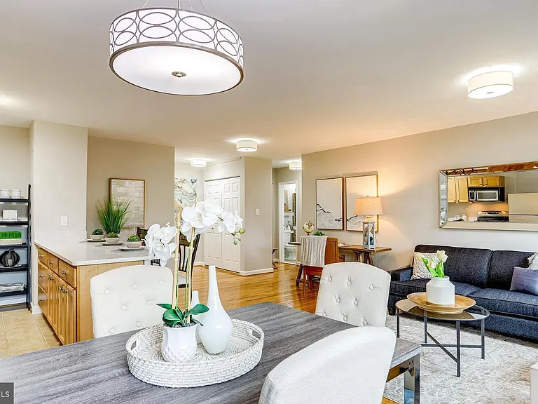 1200 S Arlington Ridge Rd #608 — Photo 9