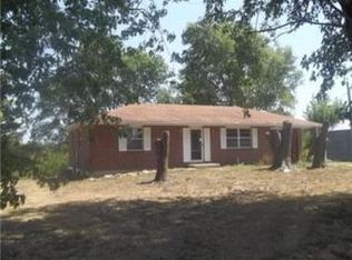 826 SW Vv Hwy, Centerview, MO 64019