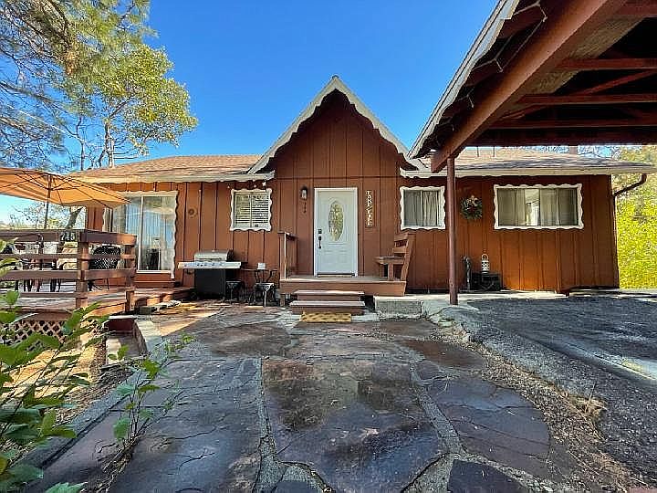 1st image of 745 Tyrol Dr