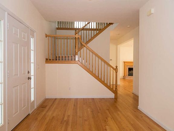 3rd image of 2336 Dartmouth Bend Dr