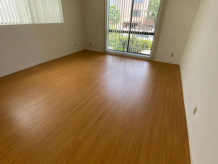 1275 Barry Ave #1 — Photo 6
