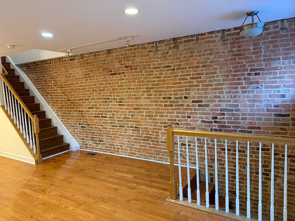 407 E Lorraine Ave