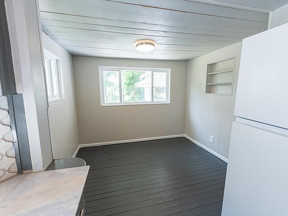 4th image of 317 Lake St