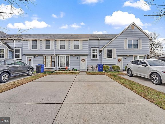 2nd image of 4 Steinway Ct
