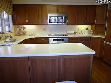 3rd image of 6877 Tanglewood Dr