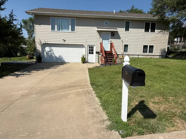 105 N 4th St, Fort Pierre, SD 57532