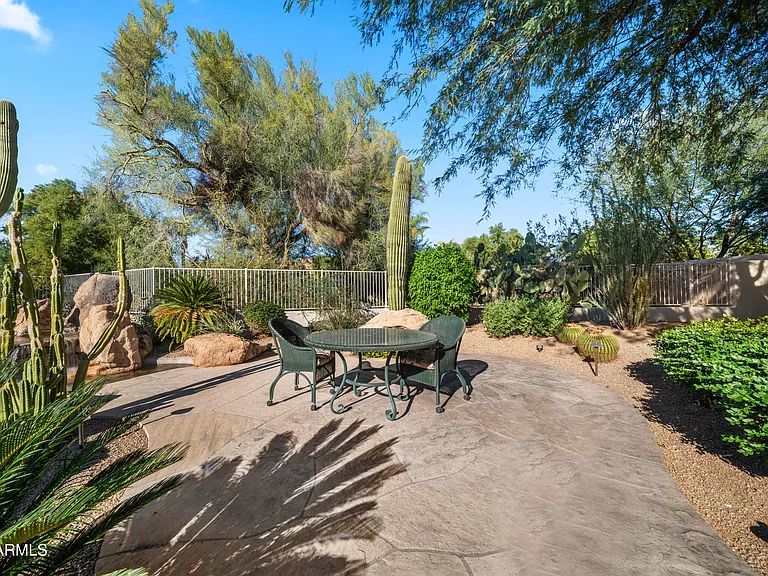 8350 E Via Del Sol Dr — Photo 41