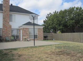 212 Boulder Creek Dr, Desoto, TX 75115