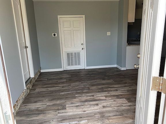 Walk in pantry 