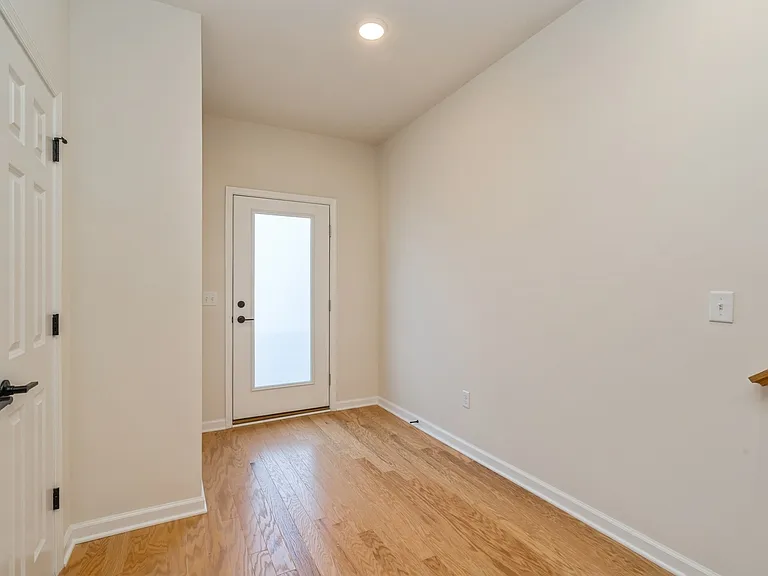 103 Vaughn Dr — Photo 25