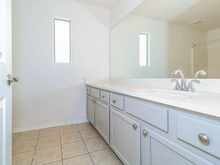 7412 S 37th Dr — Photo 13