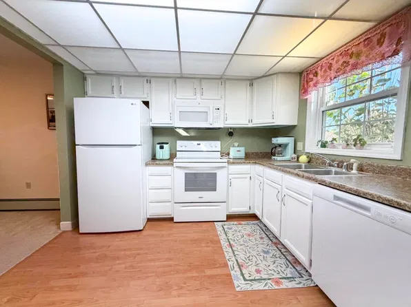 24 Iowa St, Plattsburgh, NY 12903