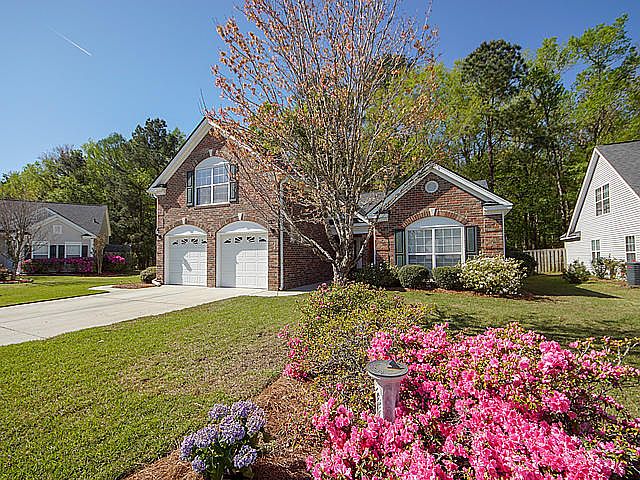 1st image of 122 Corral Cir