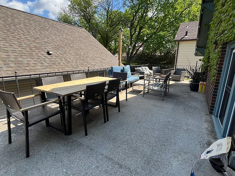 1124 Arbor St — Photo 34