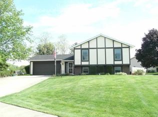 1926 Somersworth Dr, South Bend, IN 46614