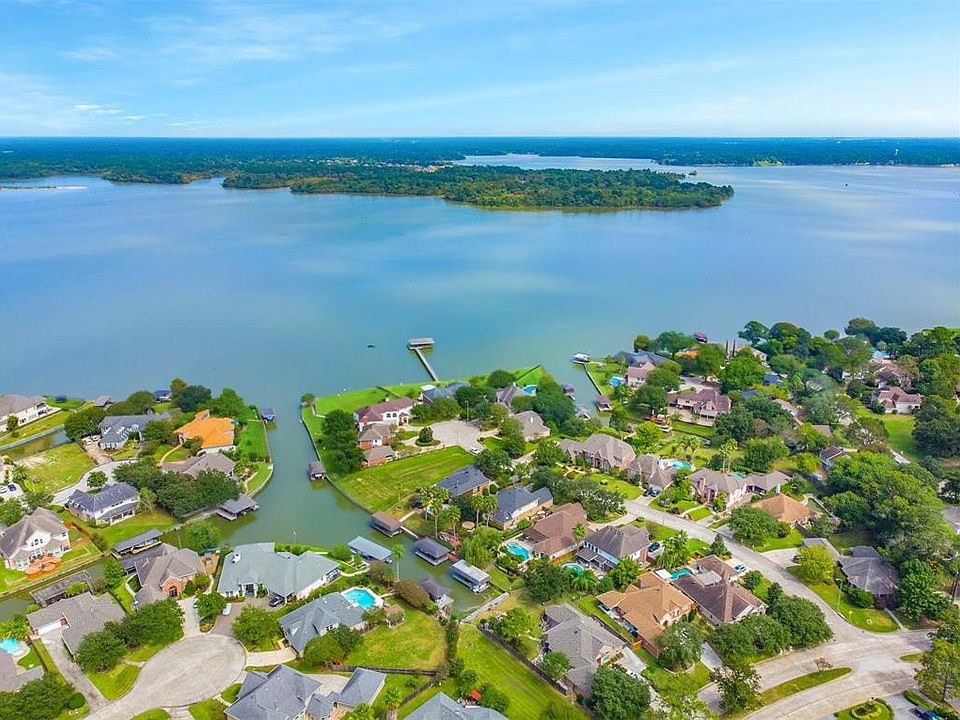 1st image of 8219 Lake Shore Villa Dr