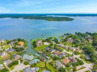 8219 Lake Shore Villa Dr, Humble, TX 77346