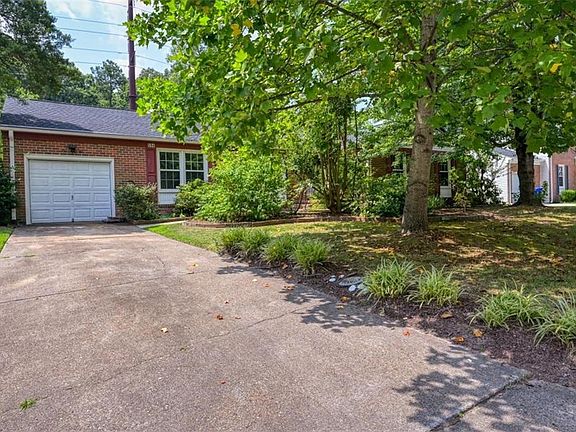 5th image of 594 Crown Point Dr
