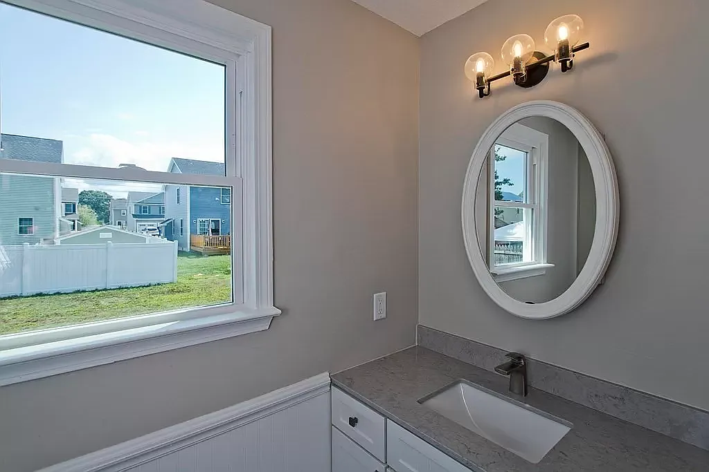 3 bed, 1000 sqft, $3,000 — Photo 4