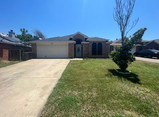 8059 Raleigh Ct, Fort Worth, TX 76123