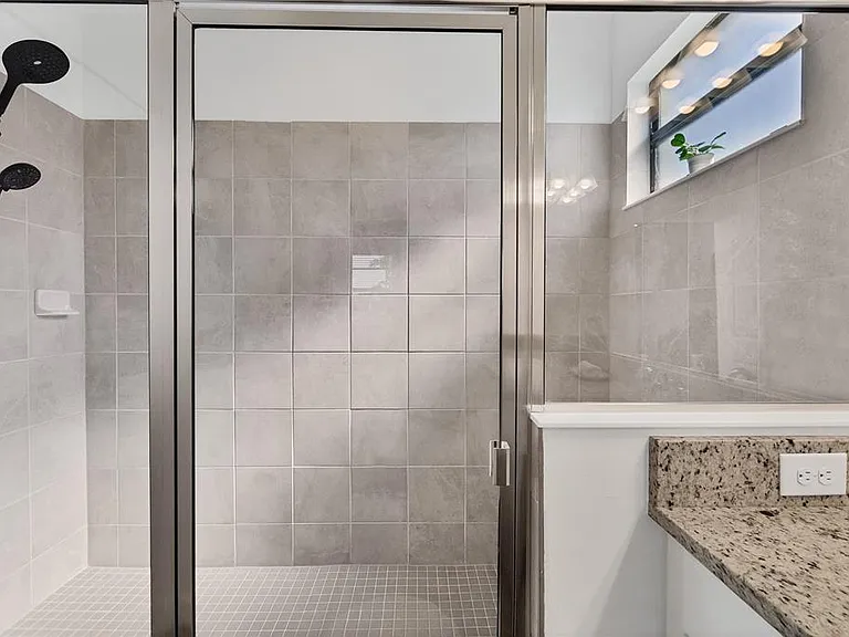 15716 Barefoot Beach Dr — Photo 16