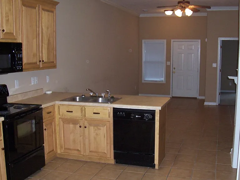 102 Henderson Rd — Photo 3