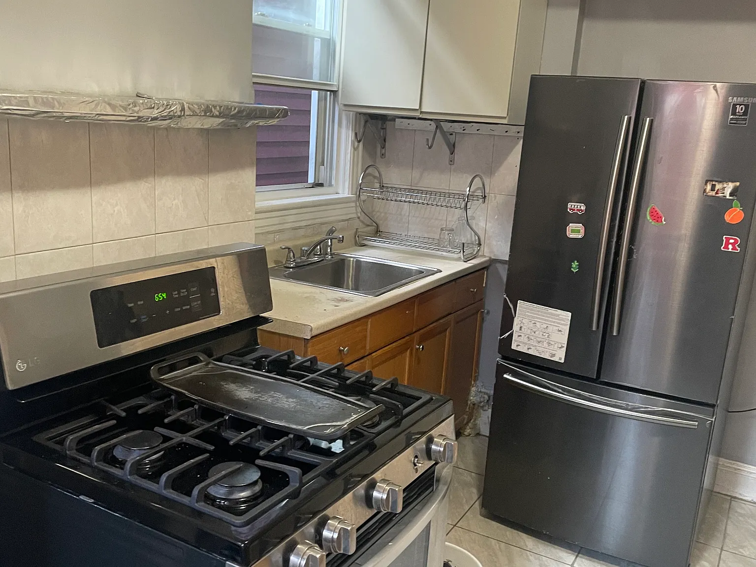 4 bed, 2500 sqft, $2,500 — Photo 2