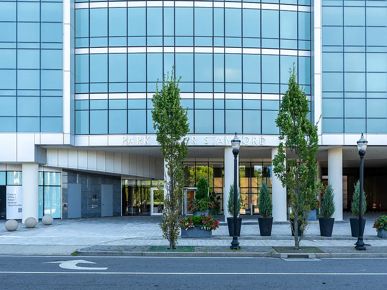 1 Broad St #27E — Photo 3
