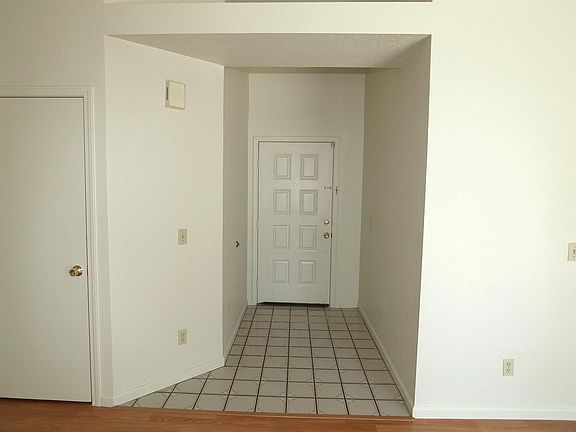 5th image of 15050 Hollyhock Ct