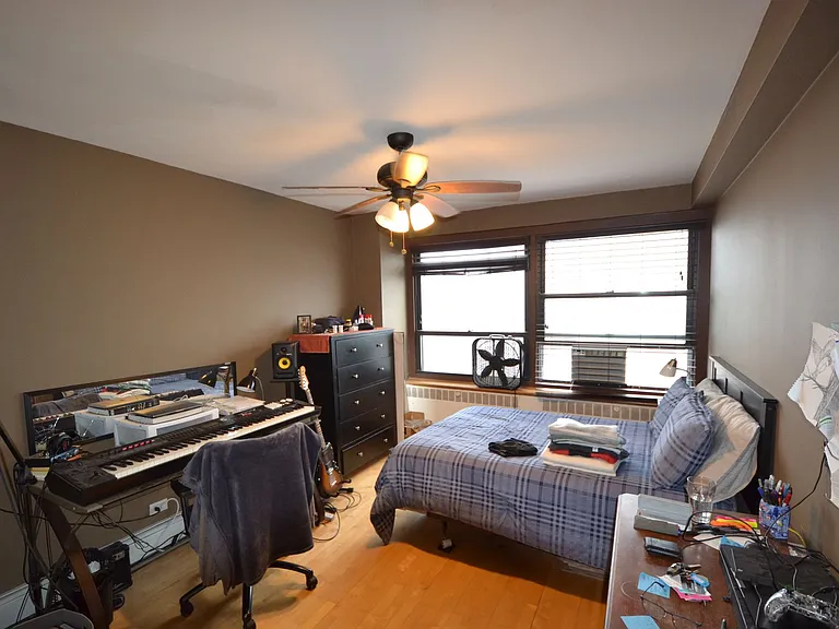4180 Marine Terrace Apartments — Photo 120