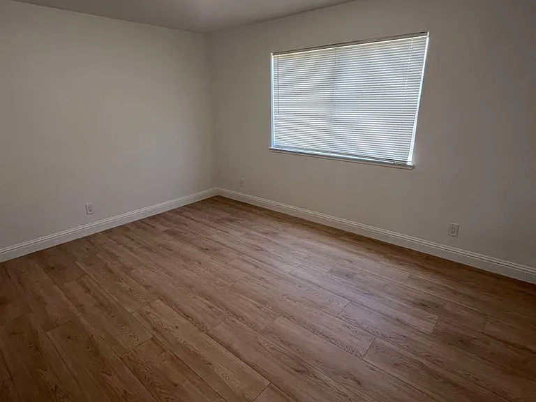 6347 Villa Dr — Photo 10