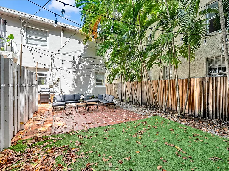 426 NE 26th St #1 — Photo 38
