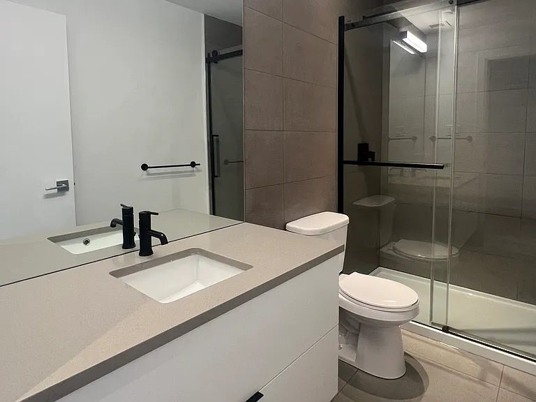444 Bronson Ave — Photo 13