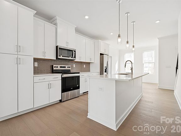 2nd image of 3656 S Tryon St