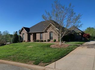 1301 Wrenwood Ct, Granite Quarry, NC 28146