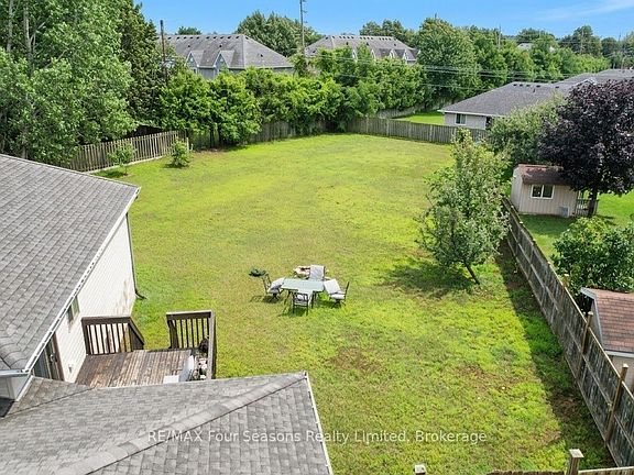 5th image of 325 Gingrich Cres