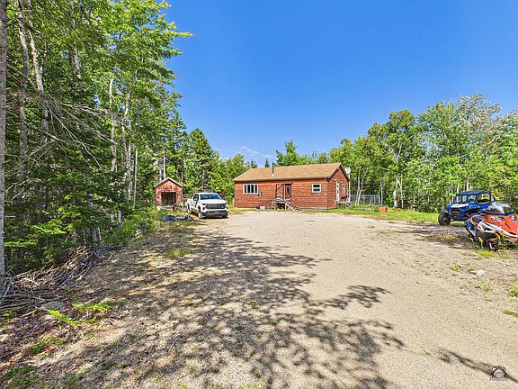 3rd image of 35 Hidden Acres