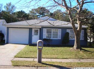 81 Meadowbrook Rd, Brick, NJ 08723