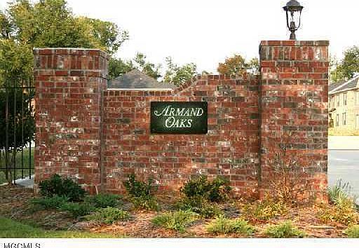 5th image of 211 Armand Oaks