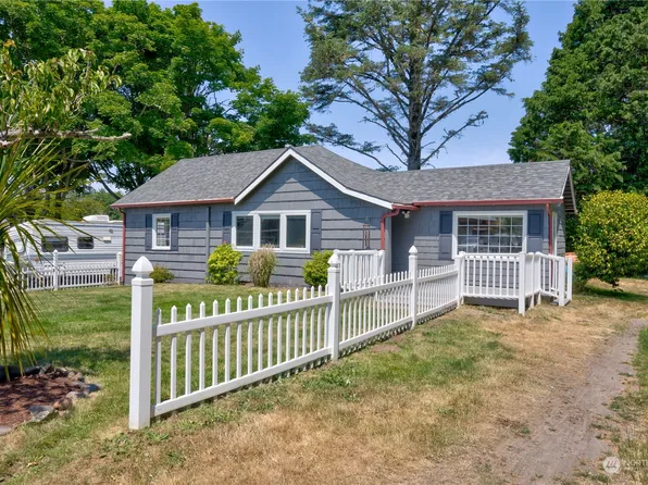 310 17th Street NE, Long Beach, WA 98631