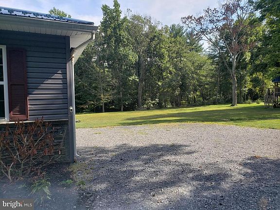 5th image of 1468 McCabe Rd