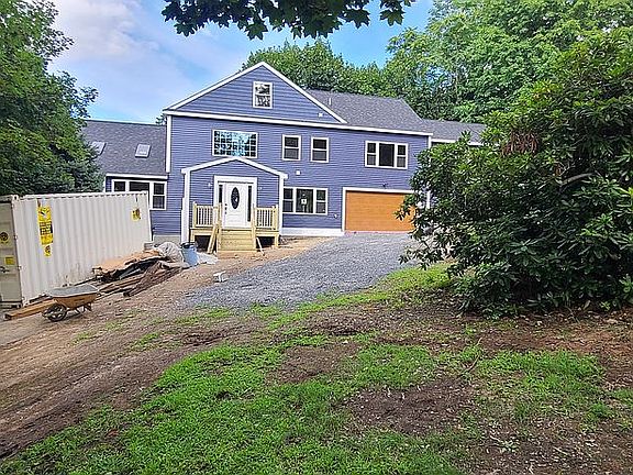 5th image of 27 Walden Pond Ave