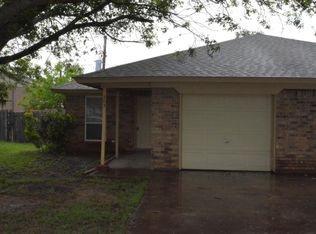 305 Briar Cir E, Crowley, TX 76036