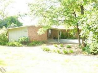 6430 Lakeshore St, West Bloomfield, MI 48323